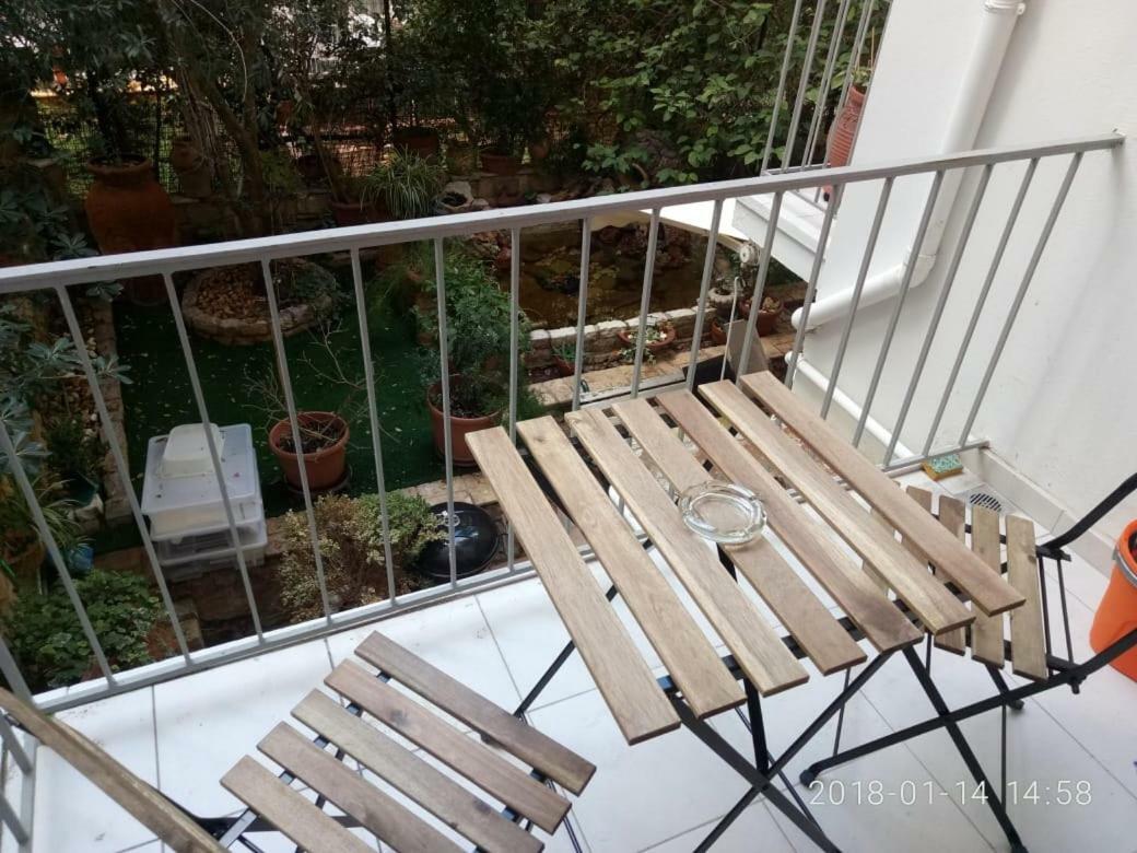 Modern, Ideally Located Studio Apartment Афины Экстерьер фото